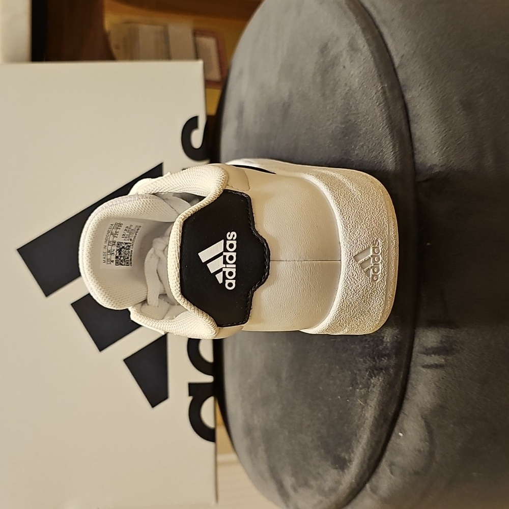 Adidas sneaker - Picture 5 of 11